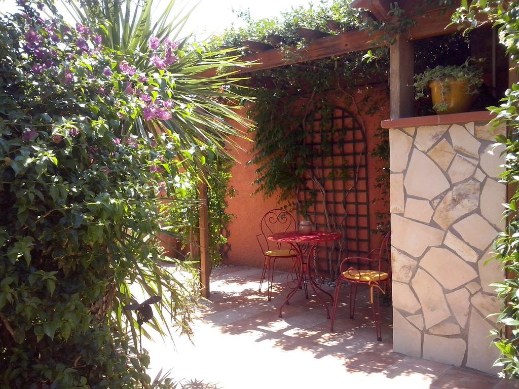 La Gentoliere Bed & Breakfast Pollestres Exterior photo